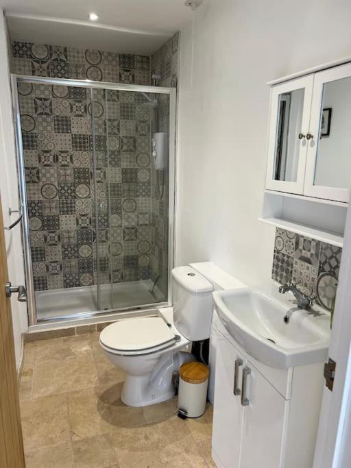 2 Bedroom Cottage In Old Town Swindon Ngoại thất bức ảnh